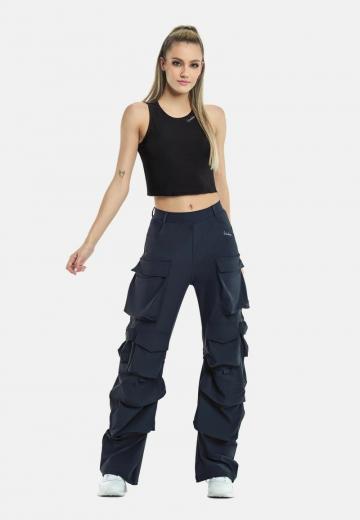 Брюки с накладными карманами