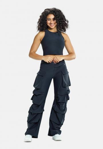 Брюки с накладными карманами