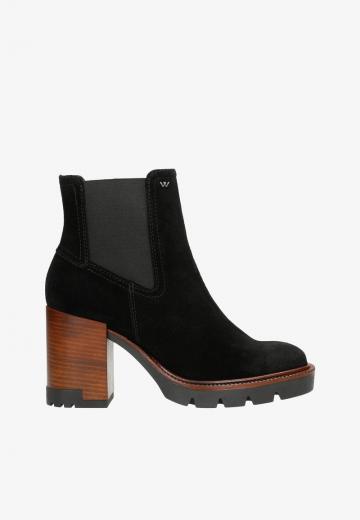 Полусапожки на высоком каблуке