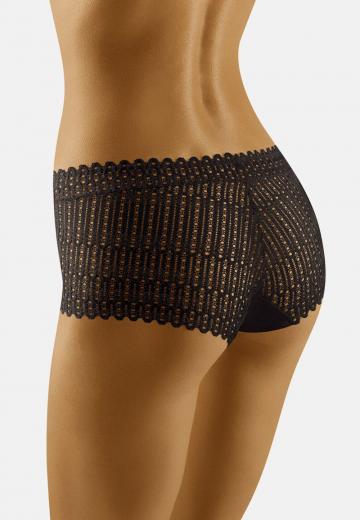 Трусы на бедрах