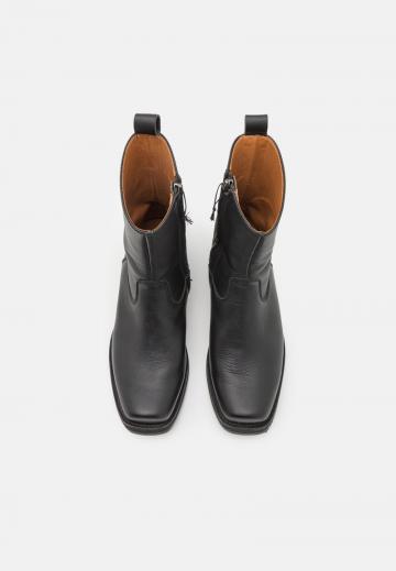 Ковбойские сапоги