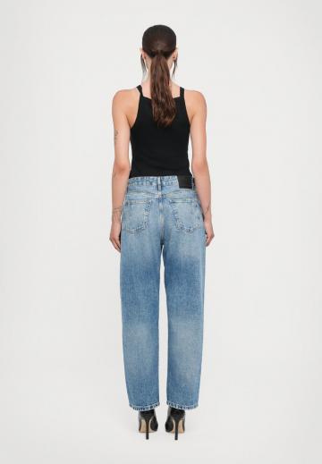 Джинсы бойфренда