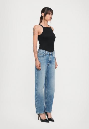 Джинсы бойфренда