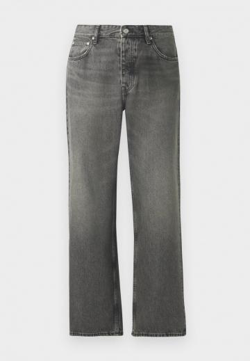 Свободные джинсы