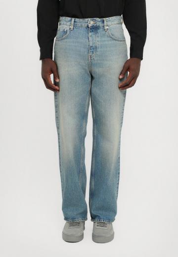 Свободные джинсы