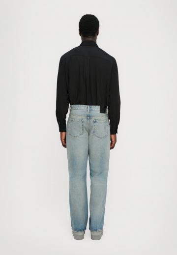 Свободные джинсы