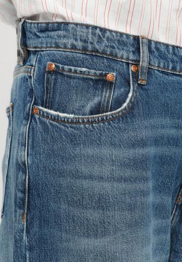 Прямые джинсы