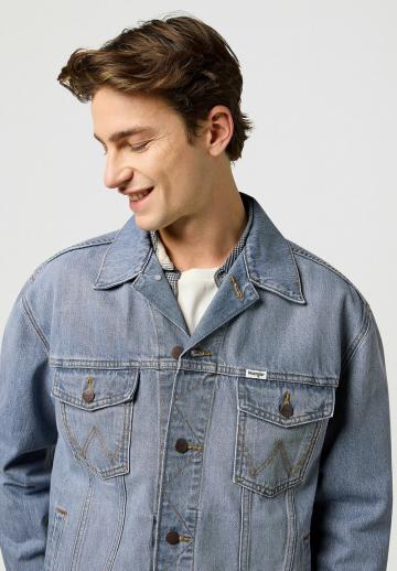 Джинсовая куртка