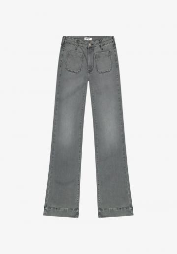 Клешеные джинсы