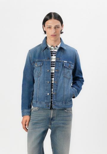 Джинсовая куртка