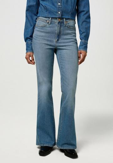 Клешеные джинсы