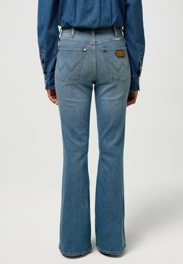 Клешеные джинсы