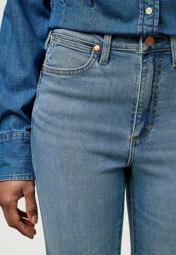 Клешеные джинсы