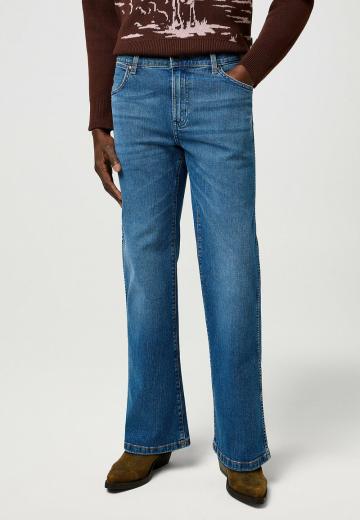 Клешеные джинсы