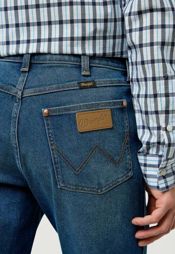 Клешеные джинсы