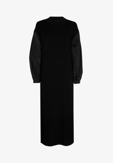 Вязаное платье