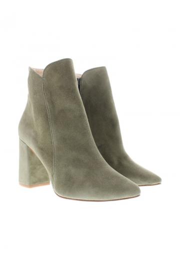 Полусапожки на высоком каблуке