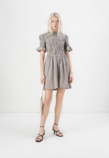 Короткое платье