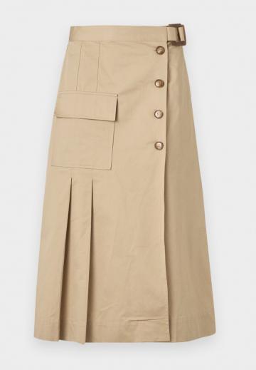Юбка с накладными карманами