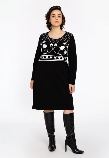 Вязаное платье