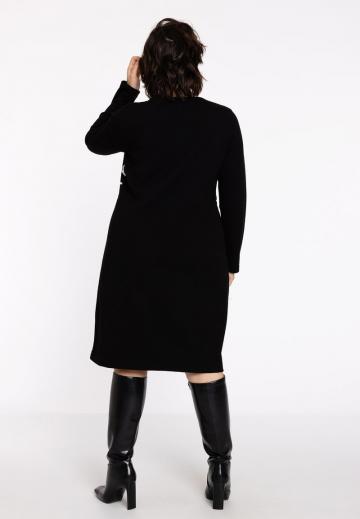 Вязаное платье