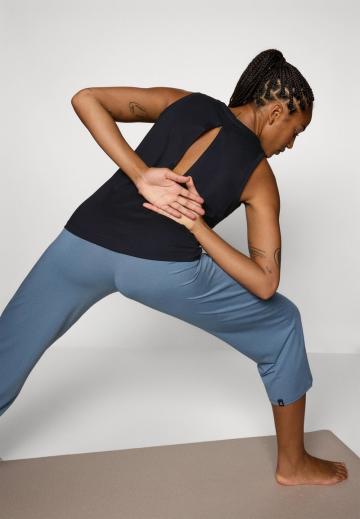 Спортивный топ