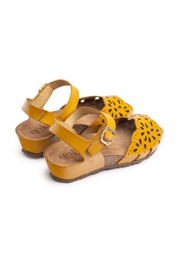 Босоножки на танкетке