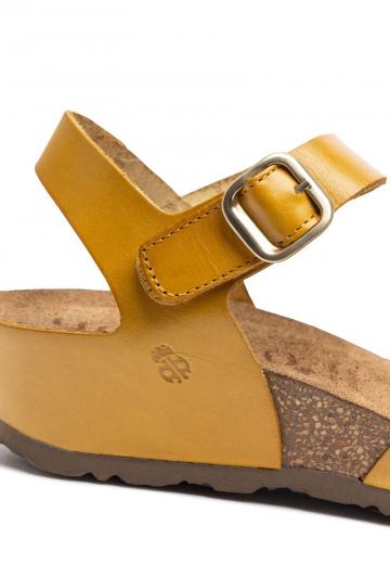 Босоножки на танкетке