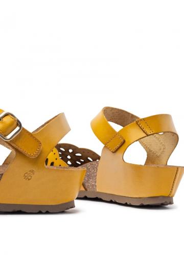 Босоножки на танкетке