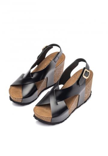 Босоножки на танкетке