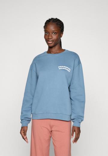 Спортивная толстовка