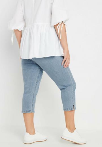 Короткие джинсы