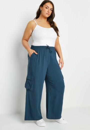 Брюки с накладными карманами