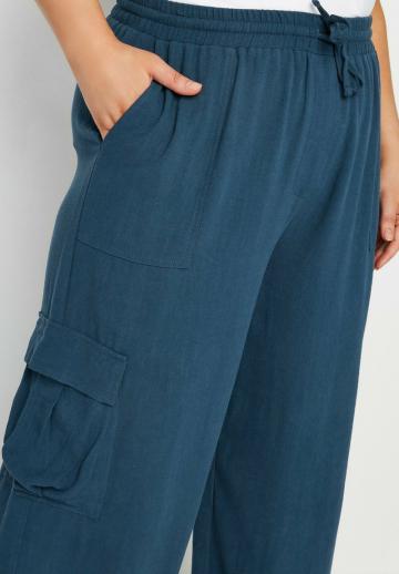 Брюки с накладными карманами