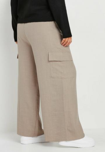Брюки с накладными карманами