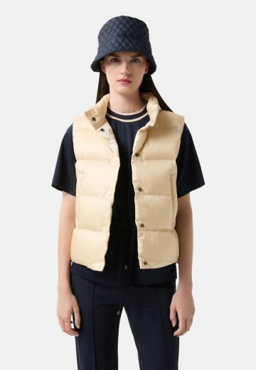 Пуховой жилет