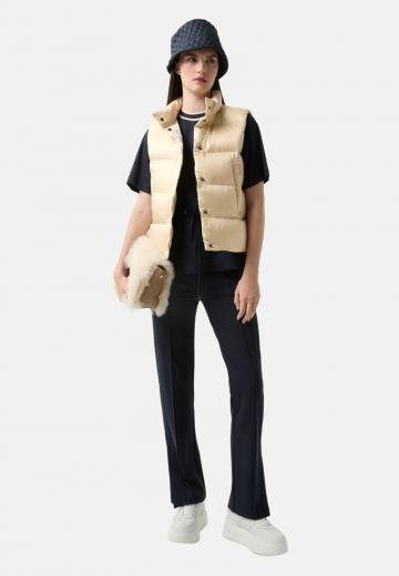 Пуховой жилет