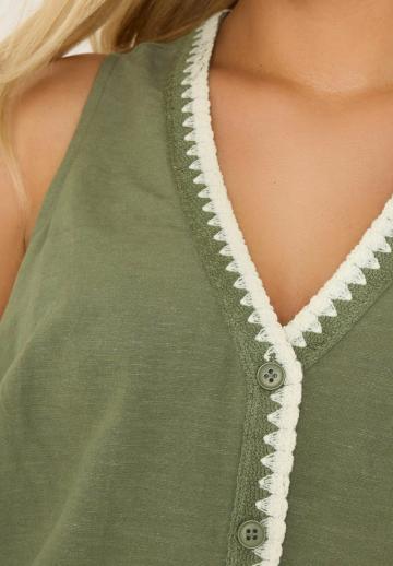 Длинный жилет