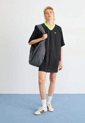 Короткое платье