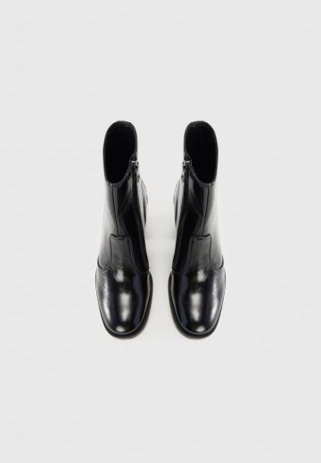 Высокие сапоги