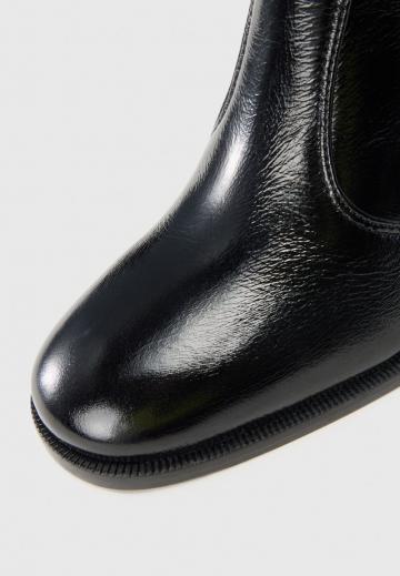 Высокие сапоги