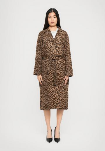 Шерстяное пальто