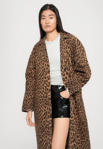 Шерстяное пальто