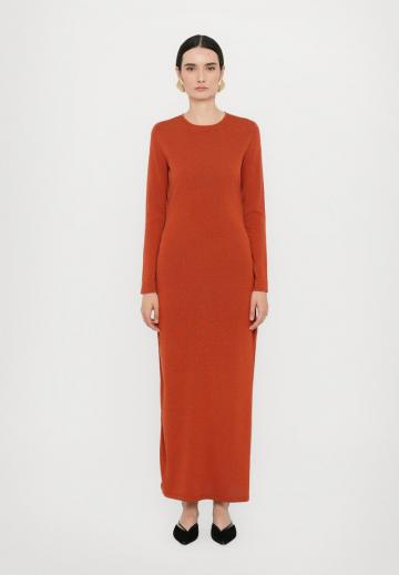 Вязаное платье