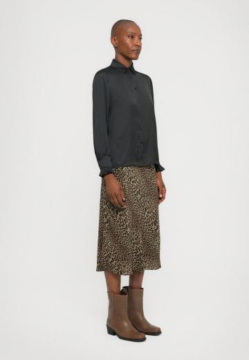 Атласная блузка