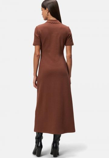 Вязаное платье