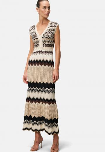 Вязаное платье