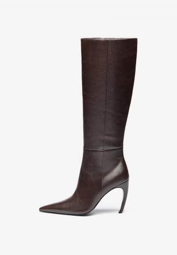 Высокие сапоги