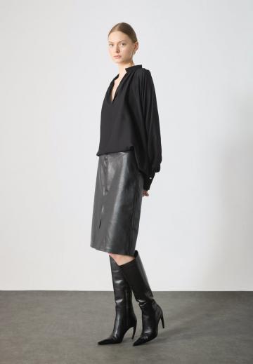 Высокие сапоги