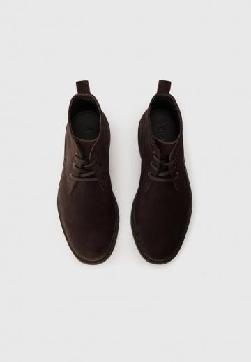 Ботинки на шнуровке